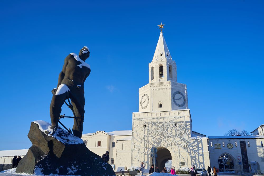Walking Excursion по ул Кремлевской+ Университетский городок+ Петропавловский cathedral+ ул Баумана