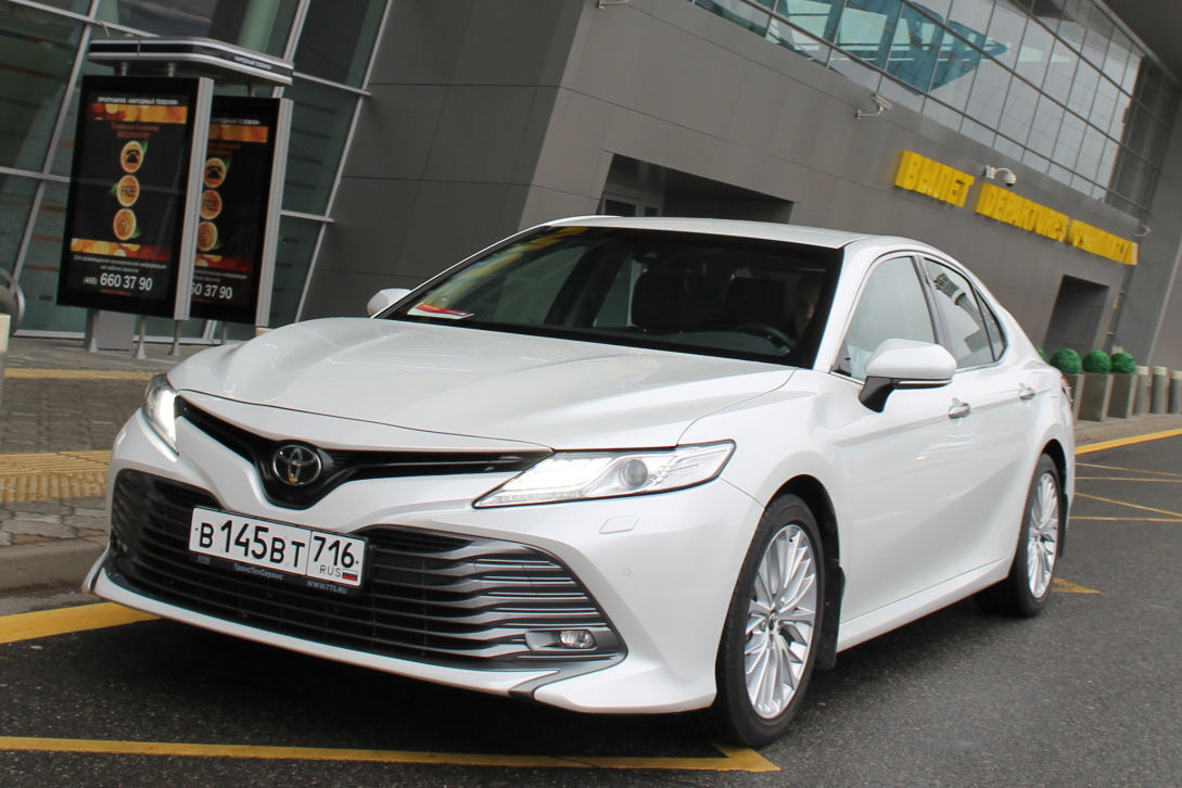 Автомобиль TOYOTA CAMRY